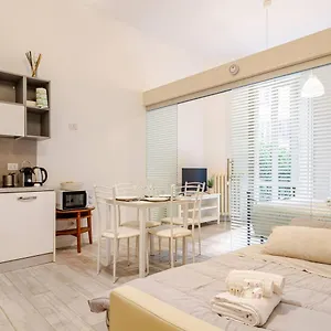 Elegance - - Via Spartaco Milano